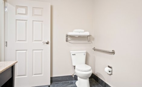 english-inn-ada-bathroom-3.jpg
