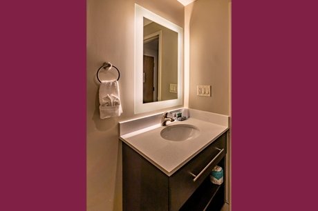 Mini-King Suite Bathroom Vanity